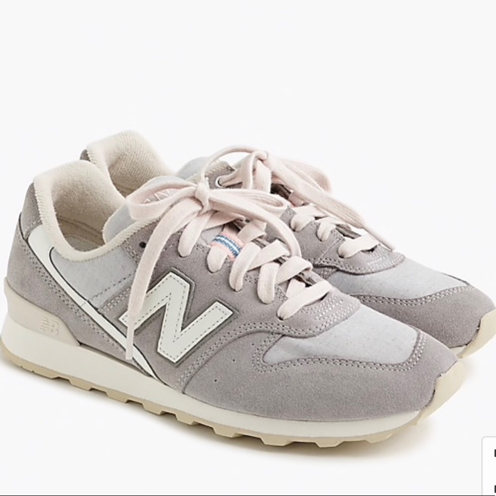 BRAND NEW New Balance 696
